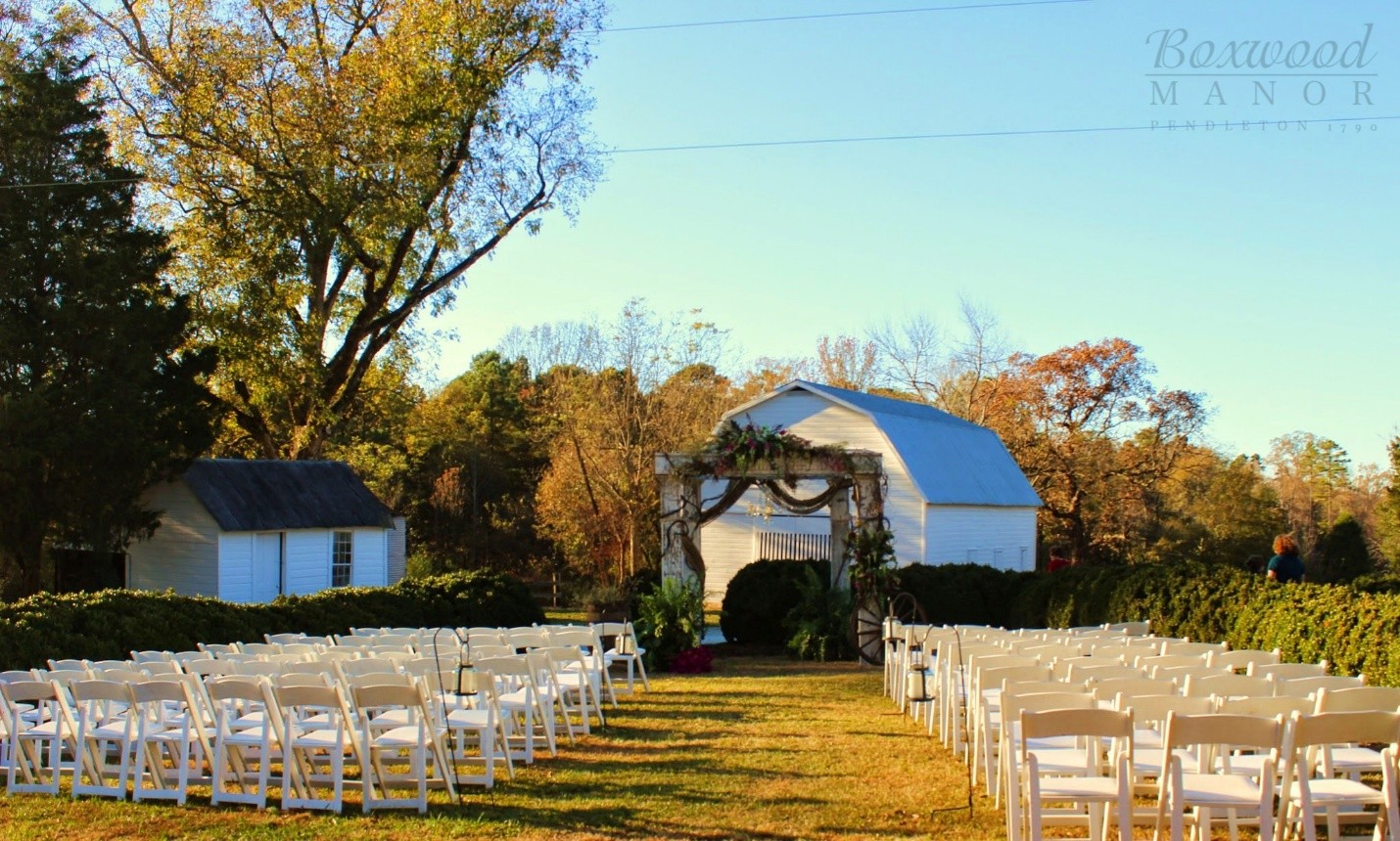 Why a Century Farm Venue Is the Ideal Setting for Couples Seeking Authenticity and Grace